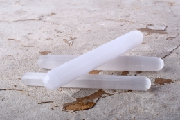 Selenit wei� Massagest�be rund