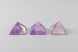 Amethyst Pyramide