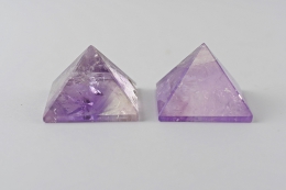Amethyst Pyramide