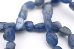Kyanith blau Trommelstein Armband