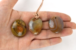 Polychrom Jaspis Amulett Shape gebohrt 3-er Set