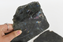 Sonderposten Labradorit one side polished 10 kg