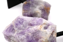 Amethyst Rohstein auf Metallst�nder
