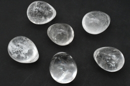 Bergkristall Yoni Eier