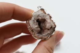 Pink Amethyst Anh�nger silberfarben galvanisiert