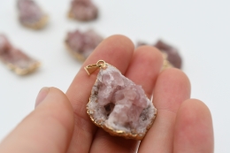 Pink Amethyst Anh�nger goldfarben galvanisiert