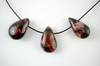 Amphibolith Drop Shape gebohrt 5-er Set