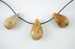 Achat natur geb�ndert Drop Shape gebohrt 5-er Set