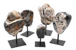 Achat mit Drusen auf Metallst�nder bis 1 kg