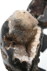 Achat mit Drusen auf Metallst�nder bis 1 kg