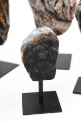 Achat mit Drusen auf Metallst�nder bis 1 kg