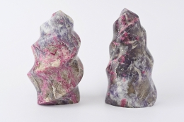 Pink Turmalin in Lepidolith / Feldspat Flame Shape