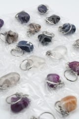 24 Schl�sselanh�nger Trommelsteine mix