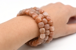 Aprikosen Mondstein W�rfel Armband facettiert 10 mm