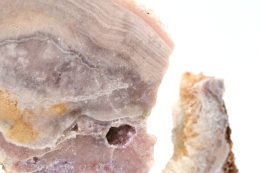 Pink Amethyst auf St�nder/Sockel ab 1,1 kg