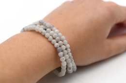 Regenbogen Mondstein Kugelarmband 4 mm