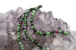 Zoisite Ruby necklace faceted 4 mm