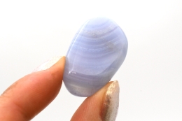 Chalcedon geb�ndert Trommelsteine flach gebohrt