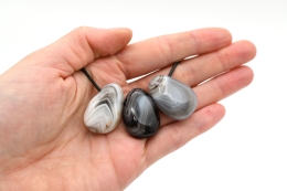 Botswana Achat Trommelstein flach gebohrt 3-er Set