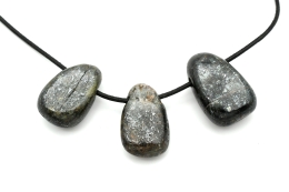 Disthen Trommelsteine flach gebohrt