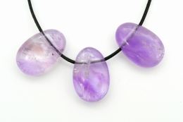 Amethyst Trommelsteine flach gebohrt 3-er Set