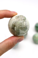 Mondstein gr�n (Garnierit) Kugeln