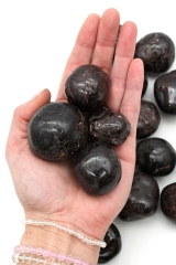 Garnet tumbled stones jumbo