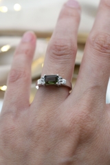 Moldavit Ring Baguette-Schliff mit Zirkon