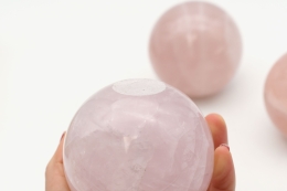Rosenquarz Kugeln mit Standfl�che