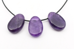 Amethyst deep Trommelstein flach gebohrt 3-er Set