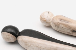 Massagestab versteinertes Holz