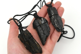 Sch�rl Anh�nger gebohrt mit Band