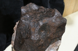 Meteorit Campo del Cielo Argentinien Price on request