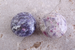 Pink Turmalin in Lepidolith�Linsenstein