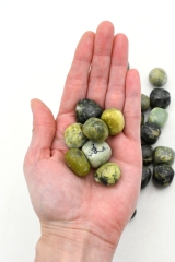 Serpentin Trommelsteine