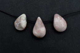 Kirschbl�ten Chalcedon Drop Shape gebohrt 3er-Set