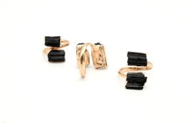 Sch�rl Rohkristall Ring goldfarben