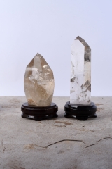 Citrin natur auf Holzsockel