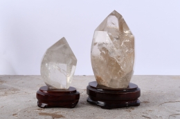 Citrin natur auf Holzsockel