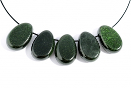 Gr�nfluss Trommelsteine flach gebohrt 5-er Set