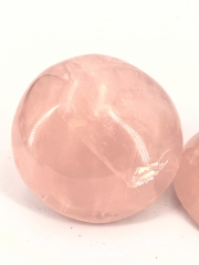 Rosenquarz polished on top