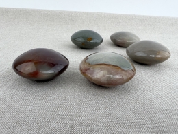 Polychrom Jaspis Linsenstein