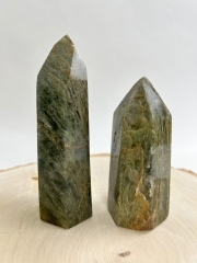 Green quartz points