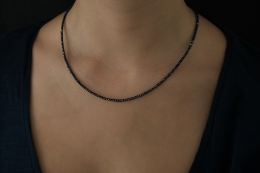 Spinell schwarz bedampft Kette facettiert