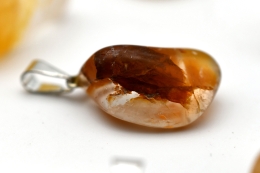 Bergkristall gelb (Golden Healer) Trommelstein Anh�nger