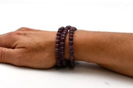 Erdbeerquarz dunkel Kugel Armband 6 mm