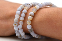 Chalcedony Cube Bracelet faceted 6 mm