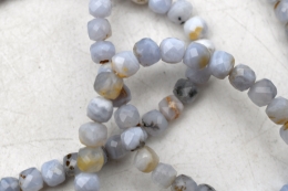 Chalcedony Cube Bracelet faceted 6 mm