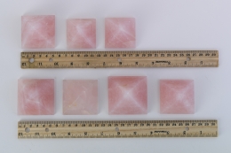 Rosenquarz Pyramide