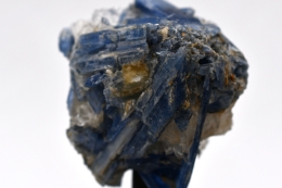 Disthen (Kyanit) Blau Stufe auf Metallst�nder klein